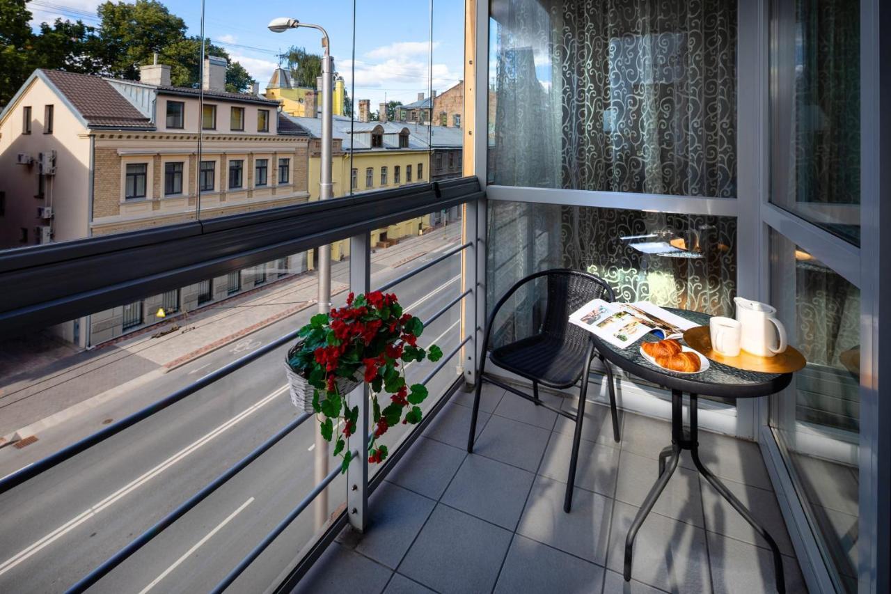 Apartment Ziedondarza Park One Bedroom With Balcony Riga